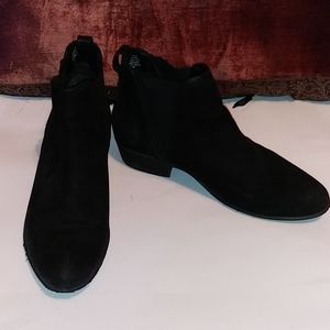 Steve Madden suede booties